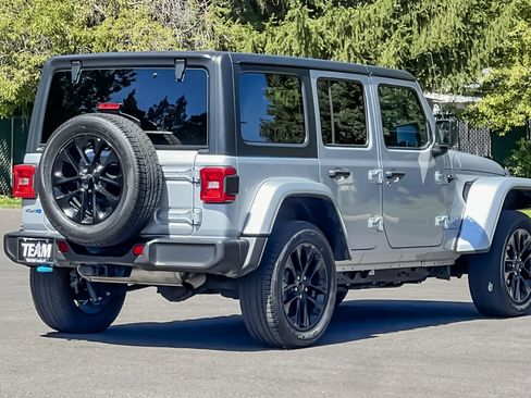 Used 2023 Jeep Wrangler Unlimited Sahara image 4