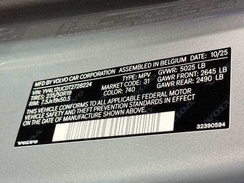 Used 2026 Volvo XC40 B5 Plus AWD/4WD image 40