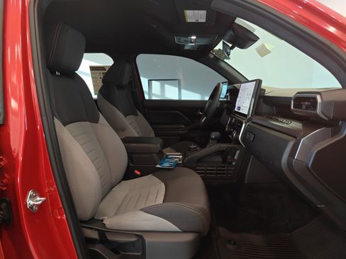 Used 2025 Toyota Tacoma TRD Off-Road AWD/4WD image 17