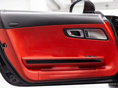 Used 2012 Mercedes-Benz SLS AMG Roadster image 16