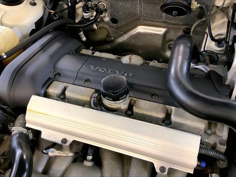 Used 1999 Volvo C70 LT FWD image 30