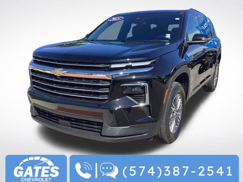 Used 2025 Chevrolet Traverse LT image 5