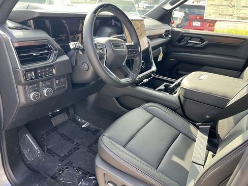 New 2026 GMC Yukon XL Denali w/ Denali Reserve Package image 9