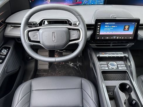 New 2026 Lincoln Nautilus Premier AWD/4WD image 11