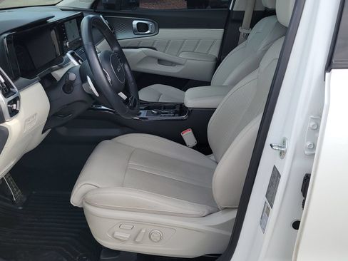 Used 2023 Kia Sorento SX Prestige w/ Panoramic Sunroof Package AWD/4WD image 6