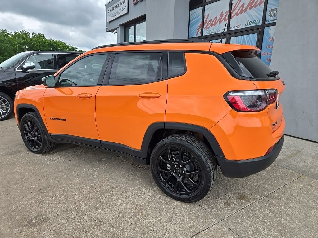 New 2026 Jeep Compass Latitude AWD/4WD image 5