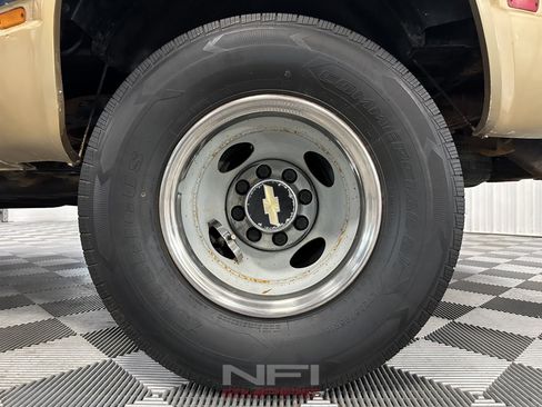 Used 1993 Chevrolet Silverado 3500 4x4 Extended Cab image 22