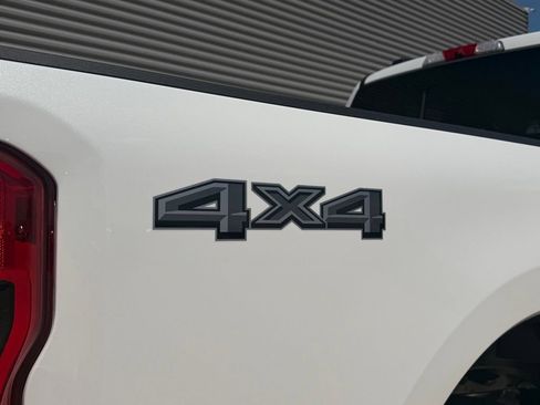 New 2026 Ford F250 Lariat w/ Black Appearance Package AWD/4WD image 11