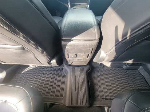 Used 2023 Ford Explorer XLT w/ Equipment Group 202A image 27