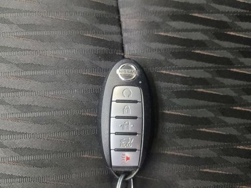 Used 2019 Nissan Rogue SV AWD/4WD image 32