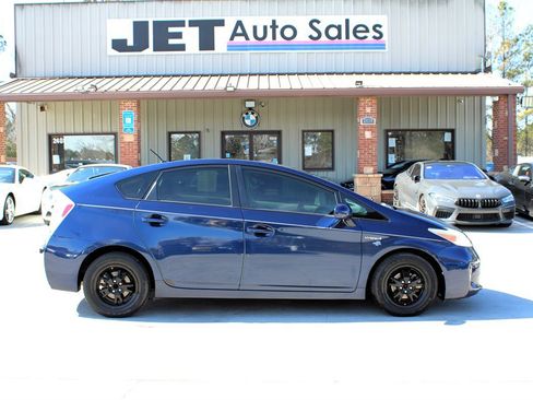 Used 2015 Toyota Prius Two image 8
