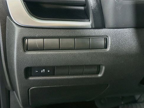 Used 2021 Nissan Rogue S FWD image 10