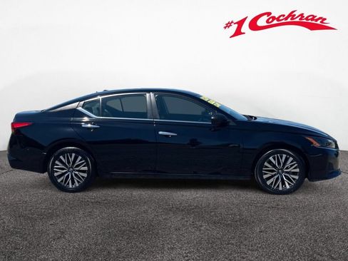 Used 2024 Nissan Altima 2.5 SV FWD image 26