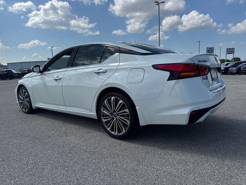 Used 2023 Nissan Altima 2.5 SL FWD image 4
