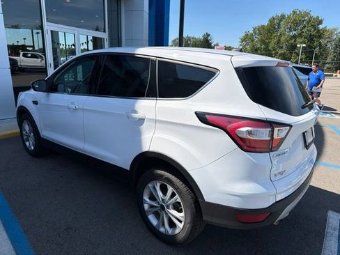 Used 2017 Ford Escape SE FWD image 3