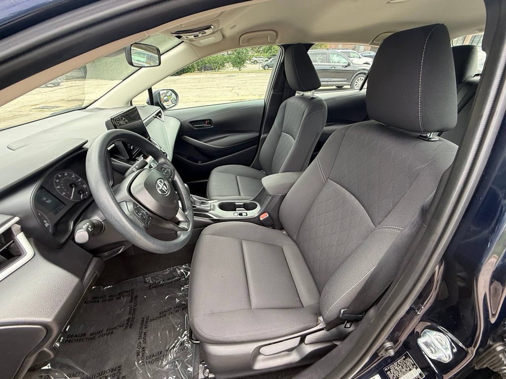 Used 2025 Toyota Corolla LE FWD image 7