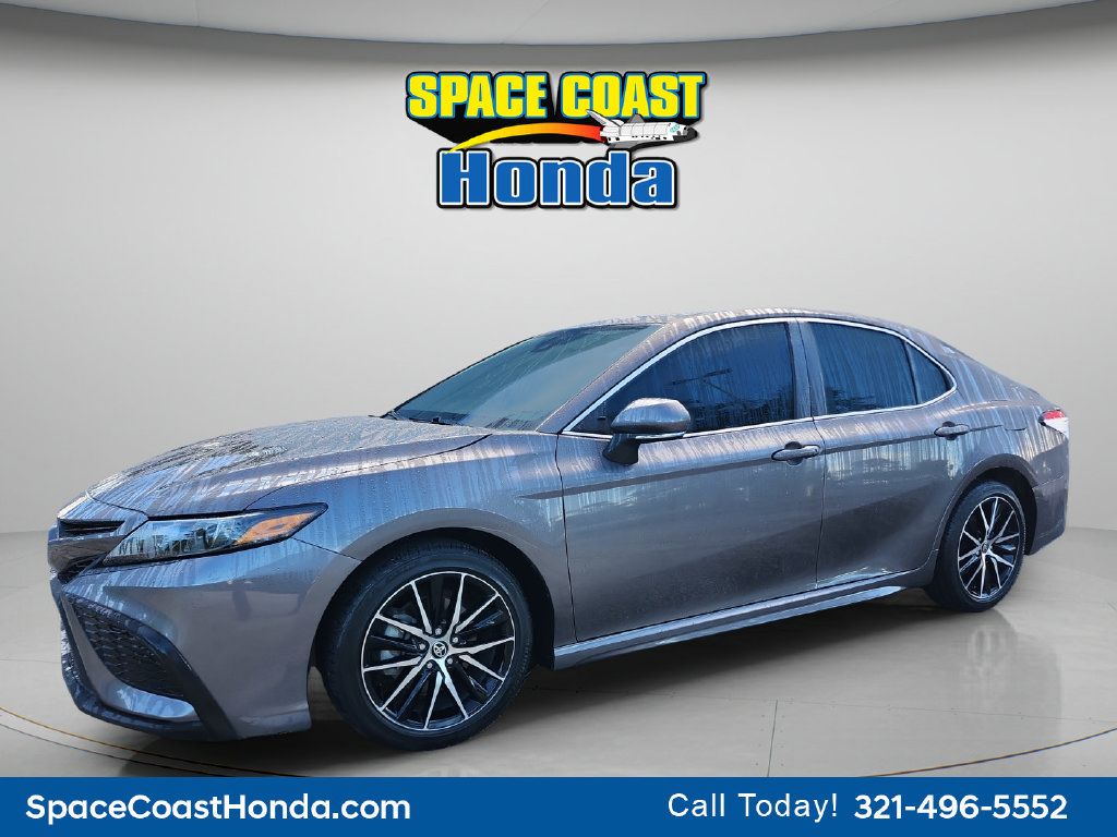 Used 2024 Toyota Camry SE w/ Convenience Package FWD image 7