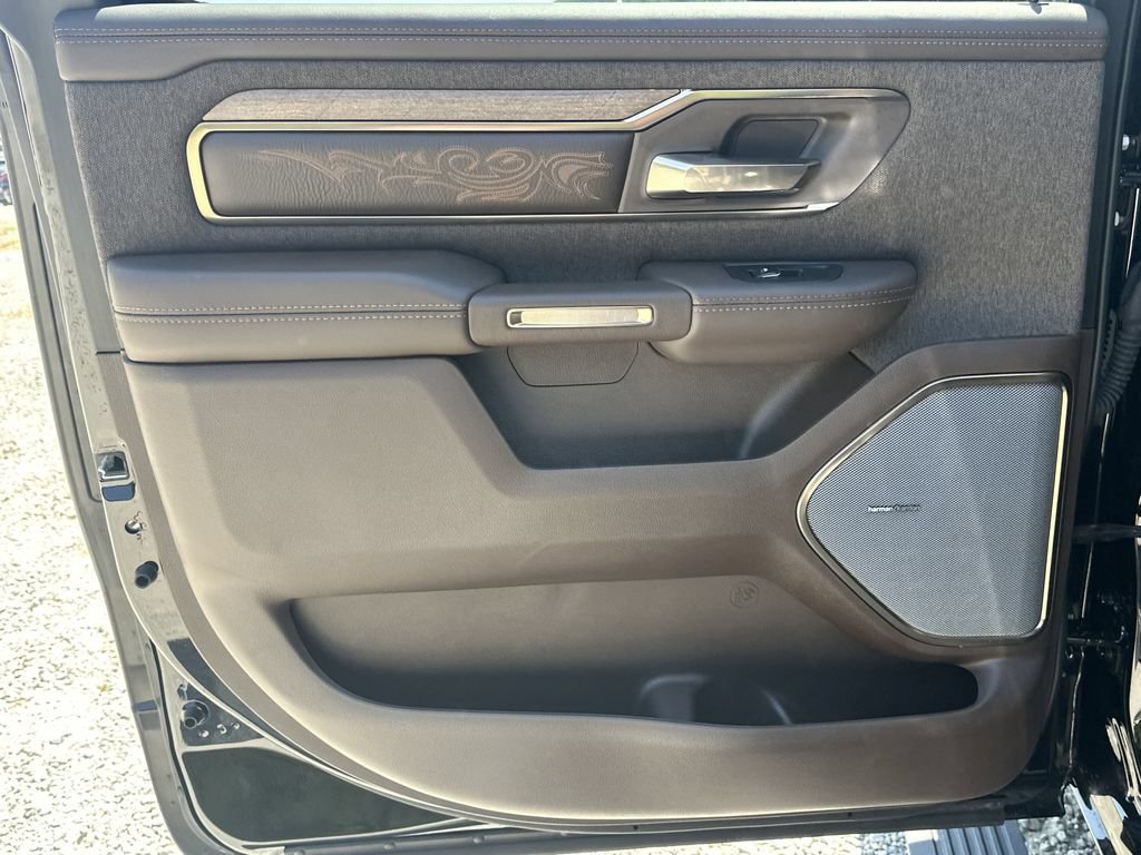 Used 2025 RAM 1500 Limited AWD/4WD image 22