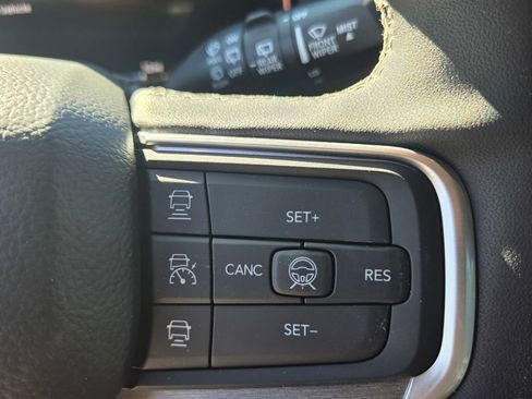New 2026 Jeep Grand Wagoneer L Limited AWD/4WD image 17
