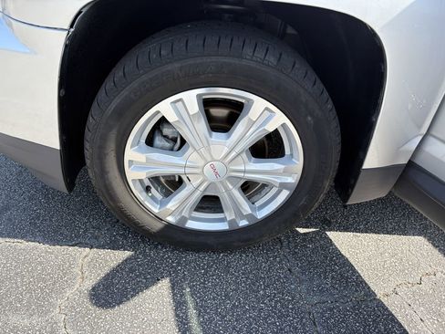 Used 2017 GMC Terrain SLE w/ Technology Package image 18