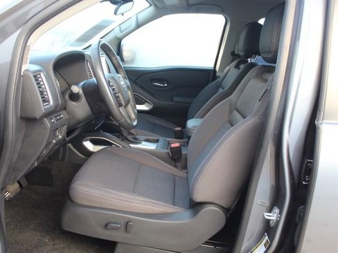 Used 2023 Nissan Frontier SV w/ SV Convenience Package image 28