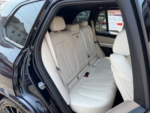 Used 2021 BMW X5 xDrive40i w/ M Sport Package AWD/4WD image 14