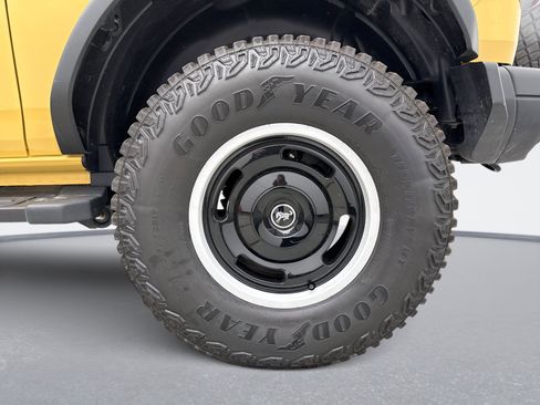 Used 2024 Ford Bronco Heritage Edition AWD/4WD image 13