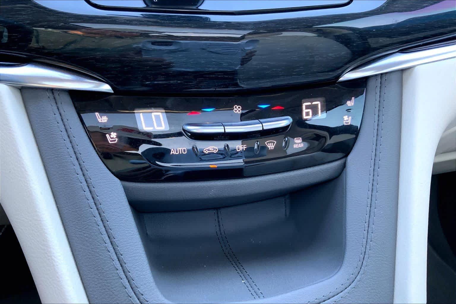 Used 2023 Cadillac XT6 Premium Luxury w/ Technology Package FWD image 33