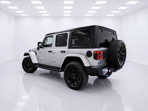 Used 2023 Jeep Wrangler Unlimited Sahara AWD/4WD image 9