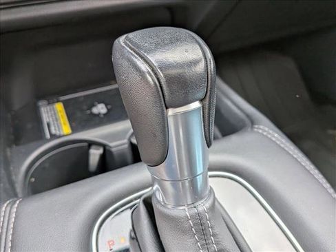 Used 2024 Honda HR-V EX-L image 10
