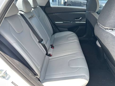 Used 2021 Hyundai Elantra Limited FWD image 28