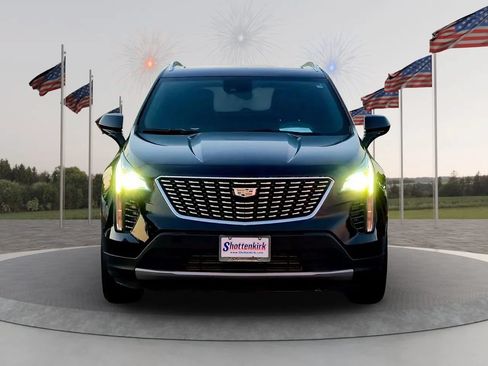 Used 2020 Cadillac XT4 Premium Luxury FWD image 3