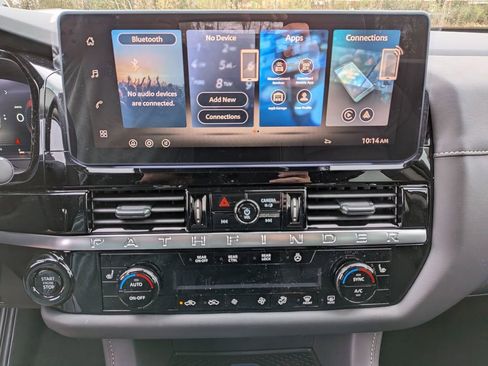 New 2026 Nissan Pathfinder SL image 24