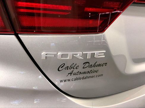Used 2022 Kia Forte GT-Line w/ GT-Line Premium Package FWD image 8