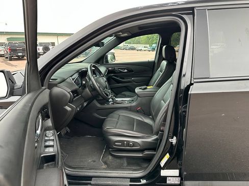 Used 2023 Chevrolet Traverse RS AWD/4WD image 10
