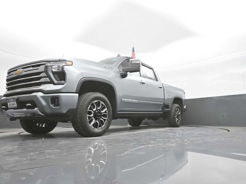 Used 2024 Chevrolet Silverado 2500 High Country w/ High Country Premium Package AWD/4WD image 40