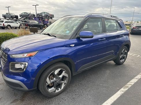 Used 2022 Hyundai Venue SEL FWD image 6