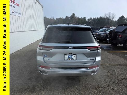 Used 2024 Jeep Grand Cherokee Overland w/ Advanced Protech Group III AWD/4WD image 11