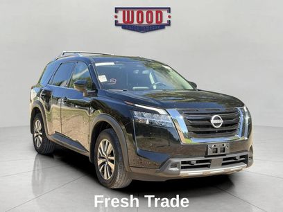Used 2023 Nissan Pathfinder SL