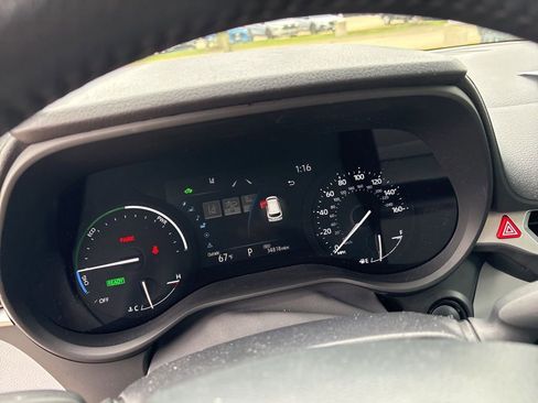 Used 2025 Toyota Sienna XLE FWD image 15