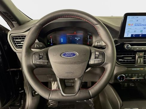 Used 2025 Ford Escape ST-Line Select AWD/4WD image 13
