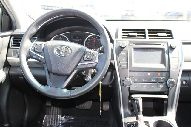 Used 2015 Toyota Camry SE FWD image 13