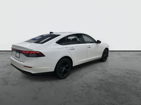 Certified 2025 Honda Accord SE image 4