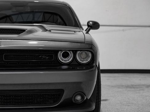 Used 2019 Dodge Challenger R/T Scat Pack w/ Dynamics Package RWD image 37