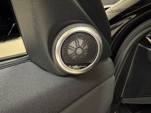 Used 2025 Land Rover Range Rover Evoque S image 8