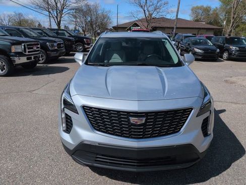 Used 2021 Cadillac XT4 Luxury w/ Cold Weather Package AWD/4WD image 8