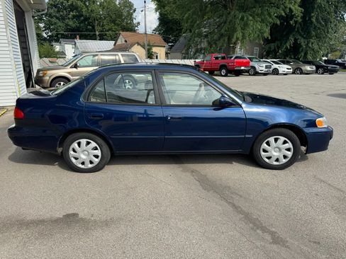 Used 2002 Toyota Corolla S FWD image 9