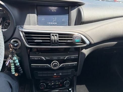 Used 2017 INFINITI QX30 FWD image 11