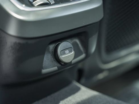 Certified 2023 Volvo S60 B5 Ultimate AWD/4WD image 32