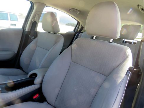 Used 2017 Honda HR-V LX image 37